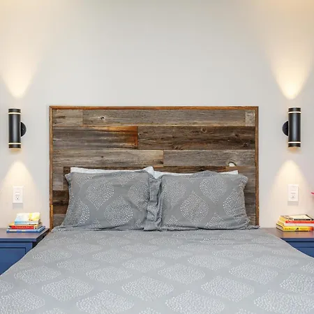 Cozy Collingwood Retreat By Property Valet-3